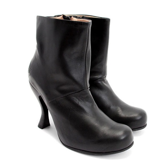 John Fluevog Shoes - JOHN FLUEVOG ATTENTIONS: JOLIE ZIP BOOTIE, Size 8, Preowned, Hard to Find